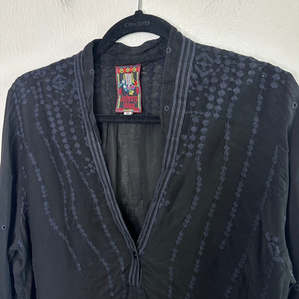 Johnny Was Black Embroidered Cupra Rayon Tunic Blouse V-Neck Medium Boho Top - Picture 2 of 8